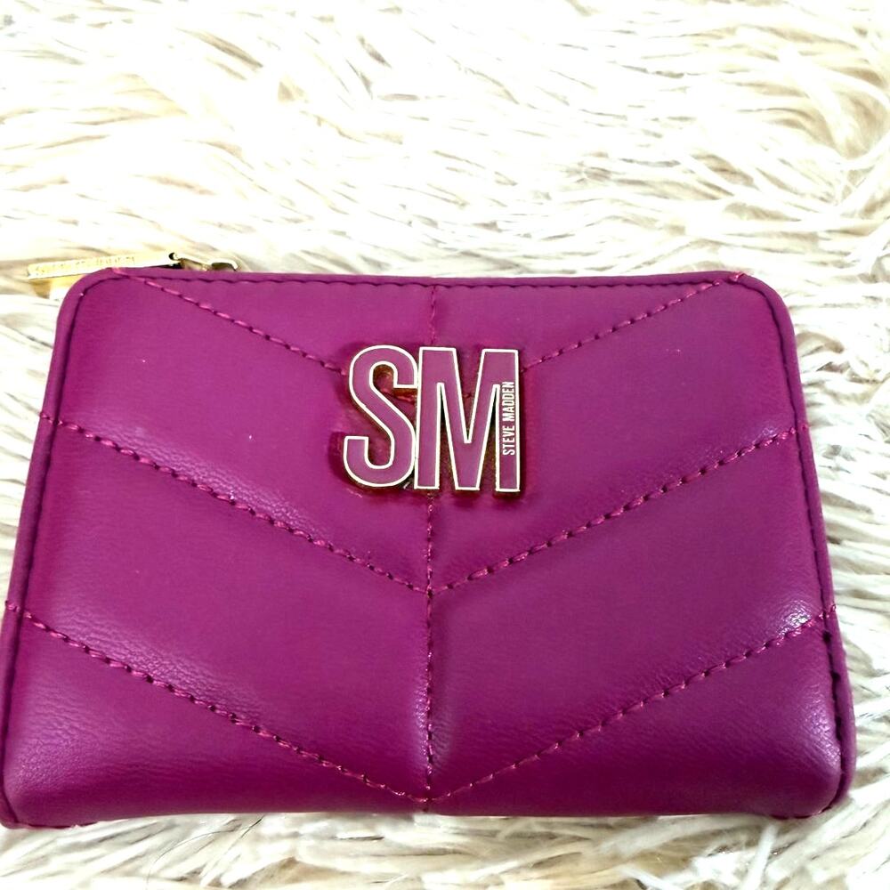 Steve Madden SM Logo Quilted Magenta Bifold Wallet Zip Coin Card Holder